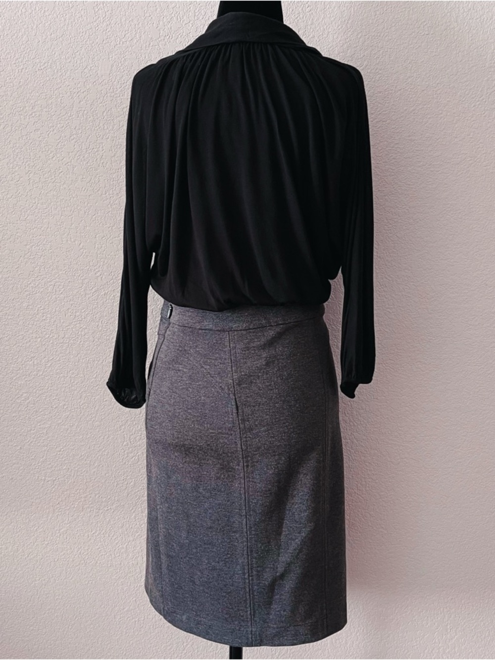 BCBGMaxAzria Jersey Knit Contrast Dress - Picture 4 of 11